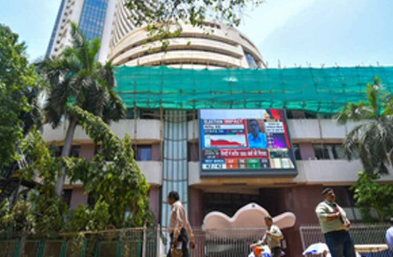 मार्केट में वापसी की चमक: सेंसेक्स–निफ्टी हरे निशान में, निफ्टी ने छुआ 26,000 का नया स्तर