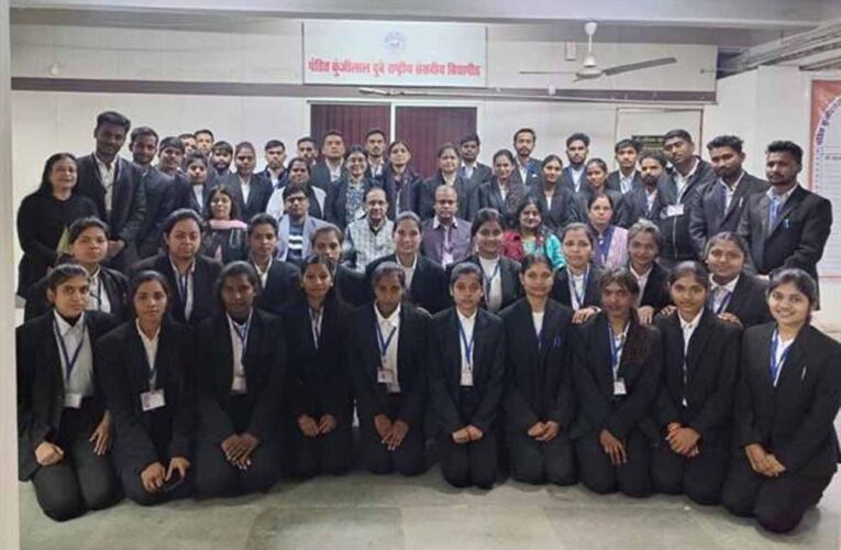 नर्मदापुरम के विद्यार्थियों ने विधानसभा की कार्य-प्रणाली को समझा