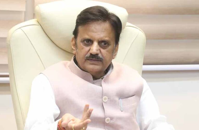 शिक्षा और संस्कार के साथ बच्चों में आत्मविश्वास जगाना हमारी जिम्मेदारी : उप मुख्यमंत्री शुक्ल