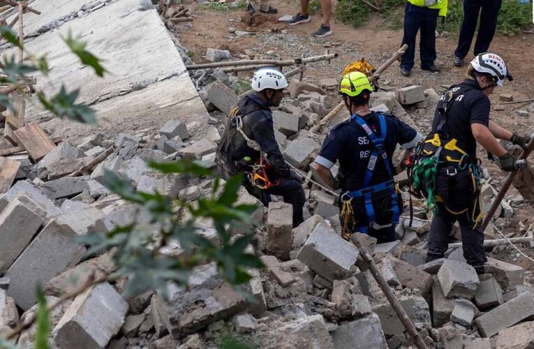 विदेश में बड़ा हादसा: चार मंजिला हिंदू मंदिर जमींदोज, कई लोगों की मौत