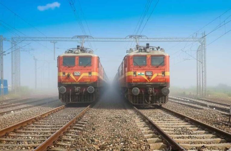 यात्रियों के लिए बड़ी राहत: रेलवे ने 2 सुपरफास्ट स्पेशल ट्रेनें चलाने का किया ऐलान, 8 राज्यों को होगा फायदा