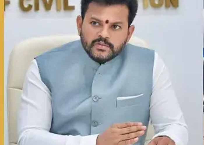 इंडिगो संकट के बीच सरकार का बड़ा एक्शन, प्रभावित रूटों पर लगा फेयर कैप