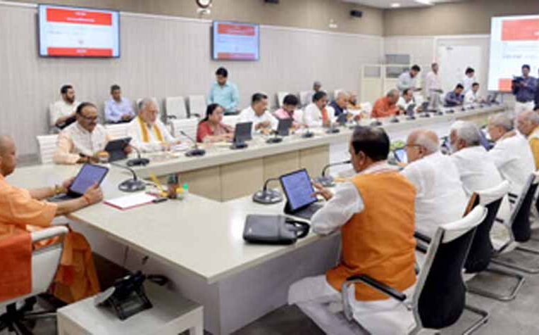 कैबिनेट के फैसले से अयोध्या के संत समाज और व्यापारियों में खुशी की लहर