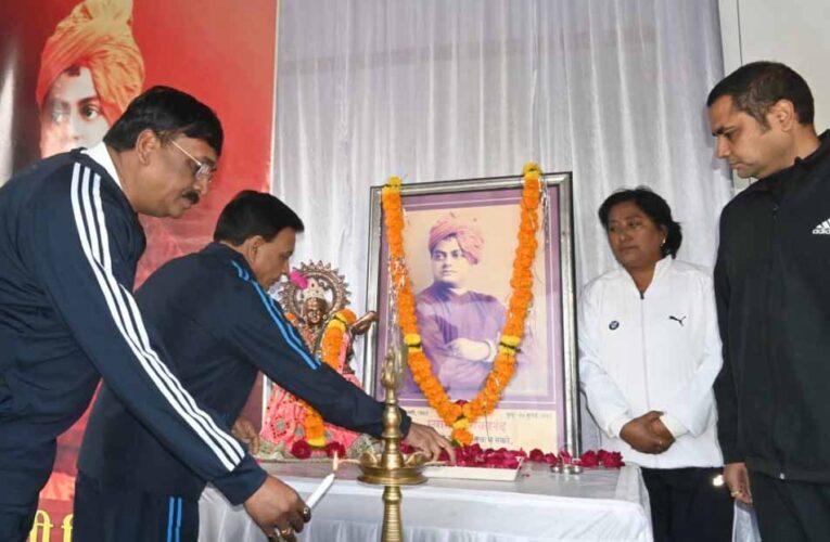 स्वामी विवेकानंद के सिद्धान्तों को अपनाकर सशक्त राष्ट्र के निर्माण में सहभागी बनें युवा : उप मुख्यमंत्री देवड़ा
