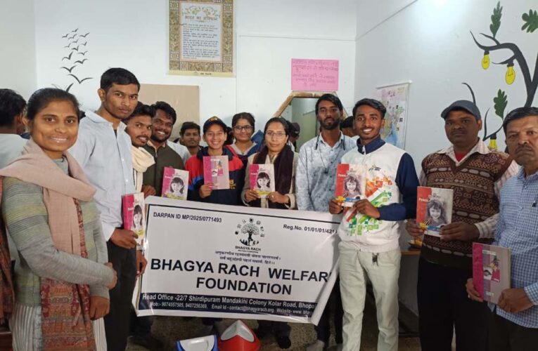 टिमरनी में बच्चों द्वारा खोली गई पुस्तकालय, डॉ. श्रीकांत गंगवार ने किया उद्घाटन