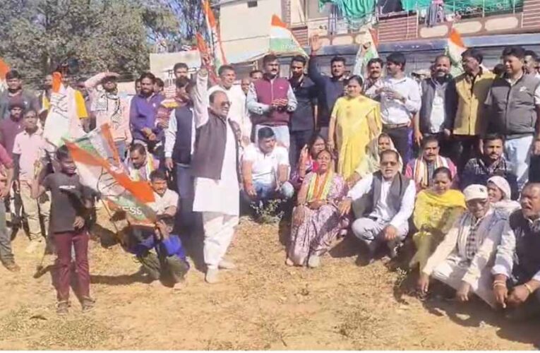 रेल रोको आंदोलन: हर्री स्टेशन पर ट्रेनों के स्टॉपेज की मांग, ठहराव बंद होने से लोग परेशान