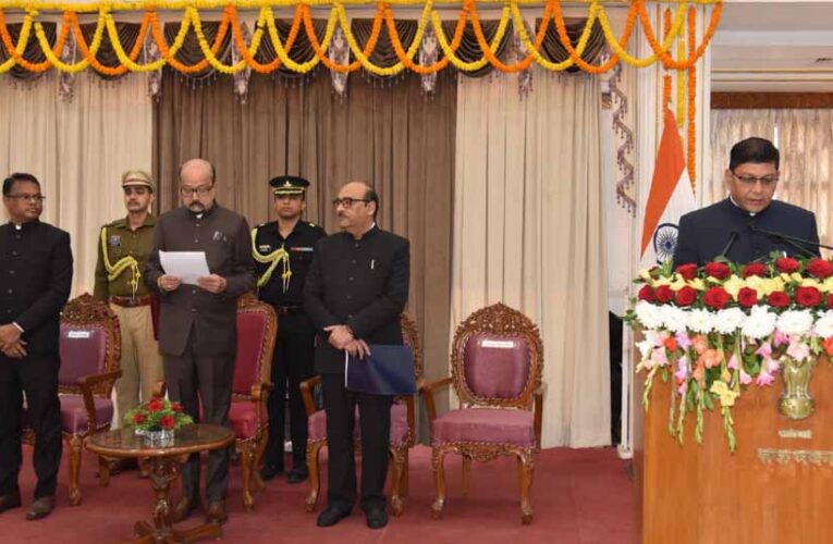 राज्यपाल डेका ने दिलाई शपथ, अमिताभ जैन बने मुख्य सूचना आयुक्त