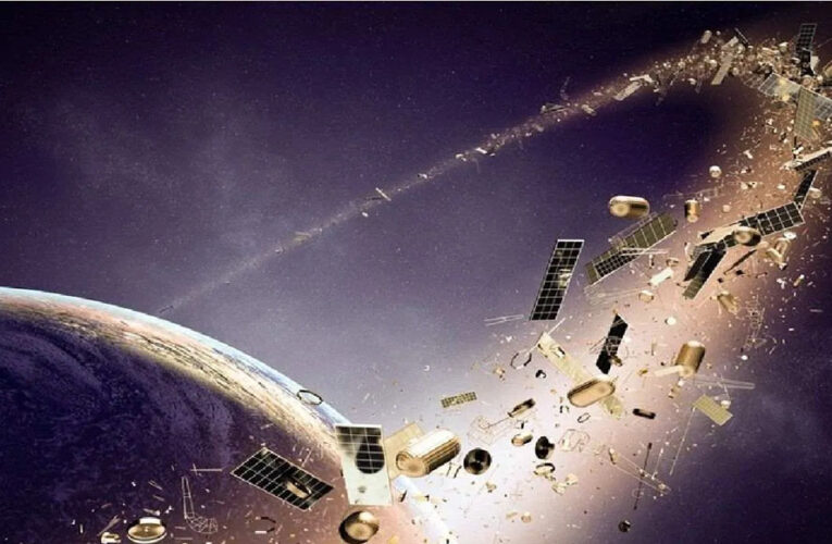 अंतरिक्ष में गायब हुए भारत के 16 सैटेलाइट्स, जानें खराब सैटेलाइट्स को कहां गिराया जाता है