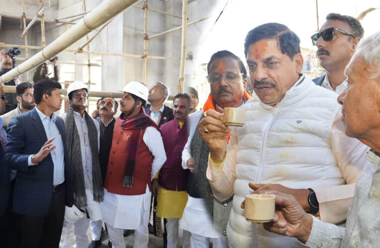 मुख्यमंत्री डॉ. यादव ने किया गीता भवन का निरीक्षण, उज्जैनवासियों के साथ बिताई सुबह की चाय