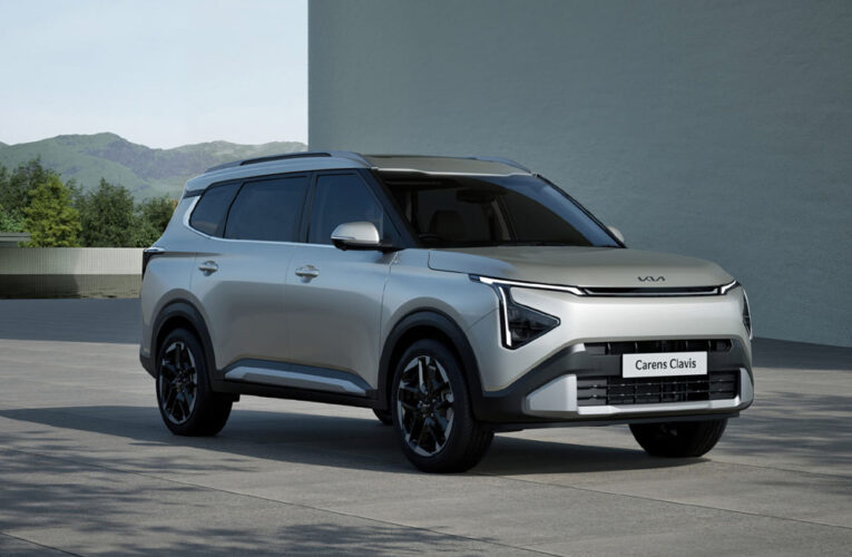 Kia Carens Clavis का नया HTE(EX) ट्रिम लॉन्च, सस्ते में मिलेगा सनरूफ फीचर, जानें कीमत