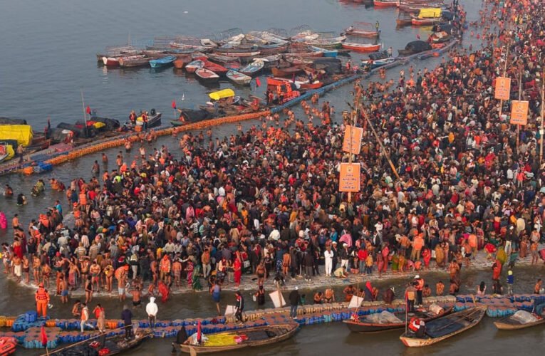 माघ मेले में मकर संक्रांति स्नान पर्व पर उठी आस्था की लहर, 1 करोड़ से अधिक लोगों ने लगाई पुण्य की डुबकी