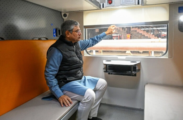 वंदे भारत स्लीपर ट्रेन के शानदार फीचर्स: लग्जरी बर्थ और ऑटोमैटिक दरवाजे, जानें किराया और रूट