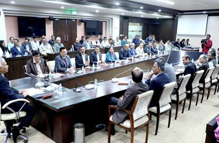 मुख्य सचिव जैन ने किया विभागीय कार्ययोजना और लक्ष्यों पर विमर्श