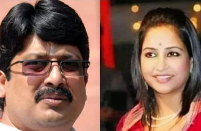 कुंडा विधायक राजा भैया की पत्नी और बेटियां वोटर लिस्ट से गायब, CM योगी और चुनाव आयोग से की शिकायत