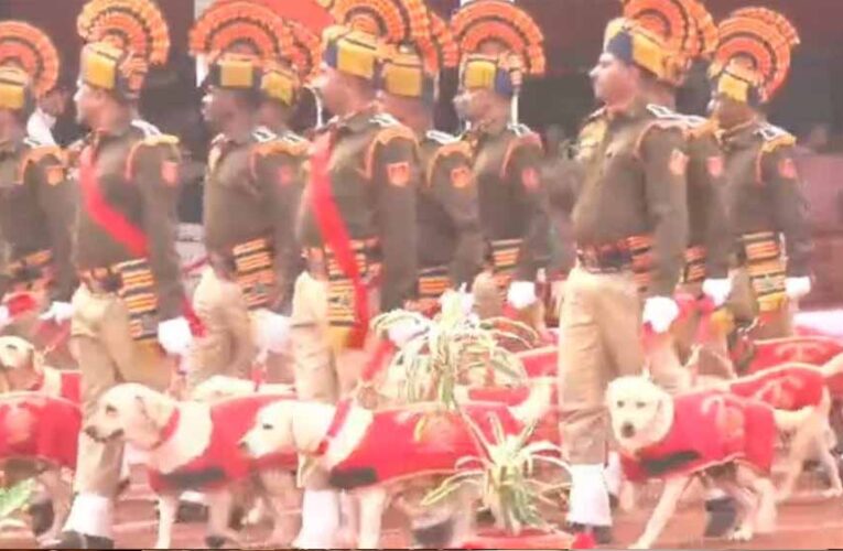 परेड में शामिल होंगे सेना के बाज-डॉग्स, कैप्टन हर्षिता के हाथों में होगी कमान