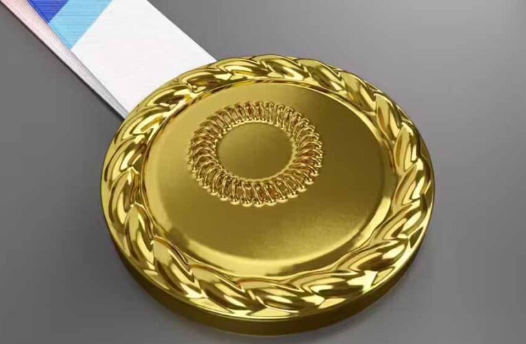 रेलवे ने तोड़ी 20 साल पुरानी परंपरा, रिटायरमेंट पर अब नहीं मिलेगा गोल्ड-प्लेटेड चांदी का मेडल