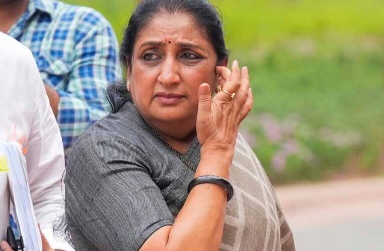 सुनेत्रा पवार बनीं NCP विधायक दल की नेता, आज ही लेंगी डिप्टी CM की शपथ