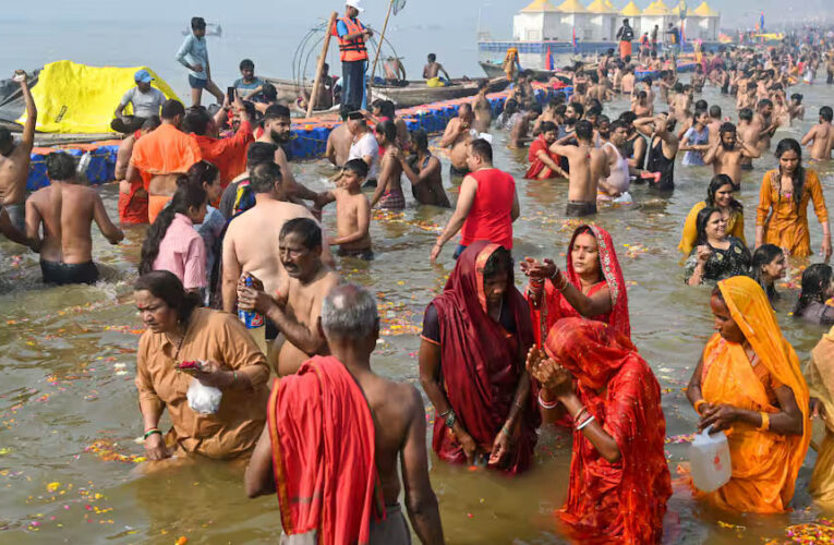 संगम में प्रवाहित हो रही संयम, साधना और भक्ति की त्रिवेणी