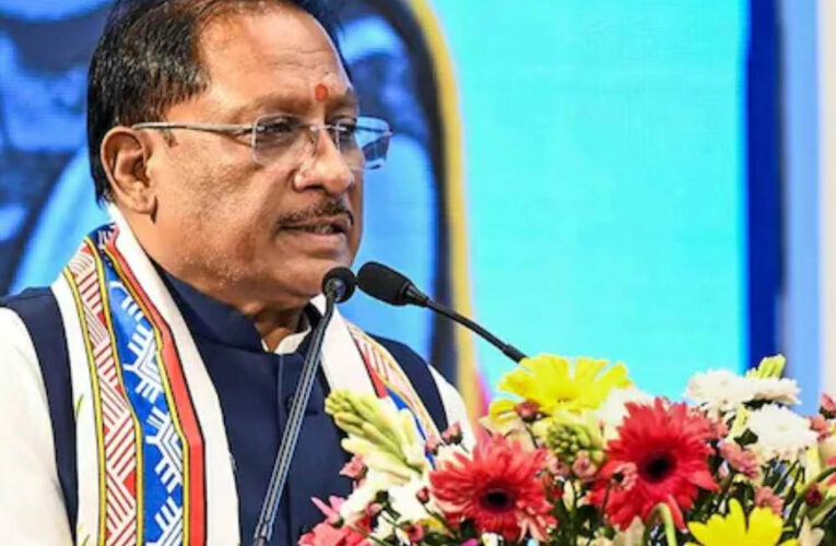 सीएम विष्णुदेव साय दिल्ली से लौटे, राष्ट्रपति द्रौपदी मुर्मू को छत्तीसगढ़ आने का दिया न्योता