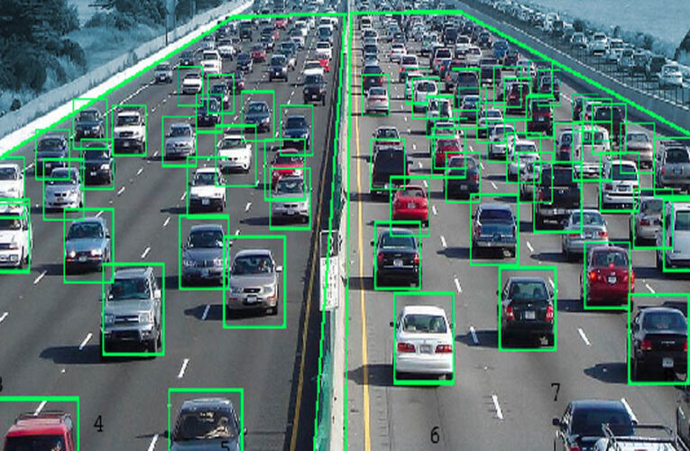 AI तकनीक से ट्रैफिक की निगरानी, अब कैमरे बताएंगे किस सड़क पर कहां लगा है जाम