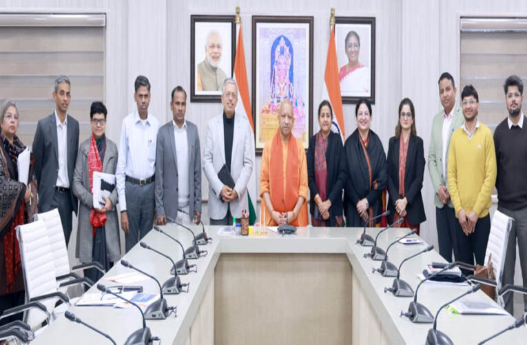 सभी अधिकारियों एवं कर्मचारियों के लिए कैपेसिटी बिल्डिंग कार्यक्रम को बनाएं अनिवार्य: मुख्यमंत्री योगी आदित्यनाथ