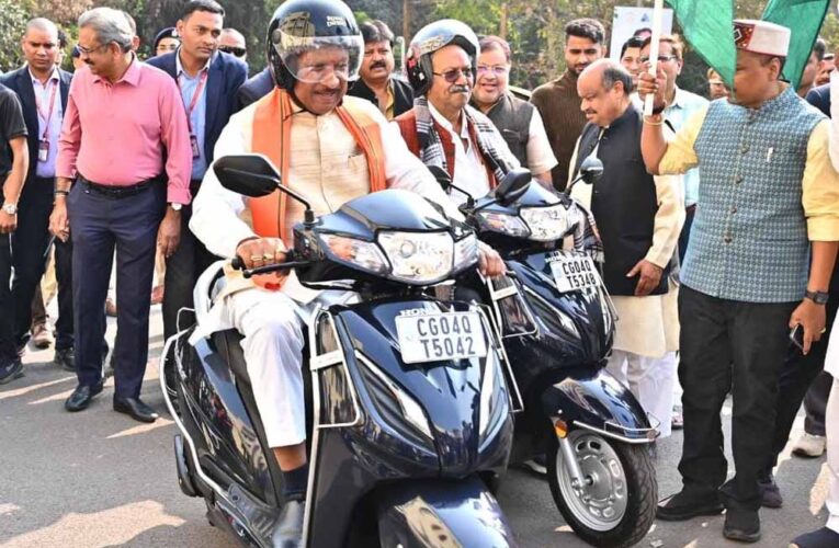 सड़क सुरक्षा के नायकों को सलाम: राज्य स्तरीय सम्मान समारोह में CM की मौजूदगी