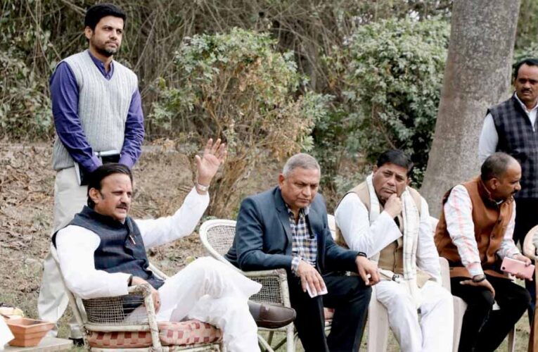 प्राकृतिक खेती से जमीन भी स्वस्थ, इंसान भी तंदुरुस्त: डिप्टी सीएम शुक्ल