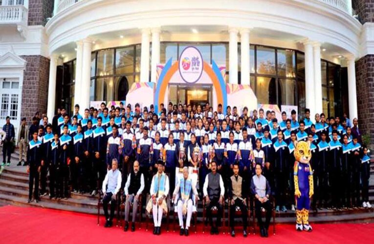 व्यक्तित्व निर्माण के साथ राष्ट्र प्रेम का भाव भी जगाते हैं खेल : राज्यपाल  पटेल