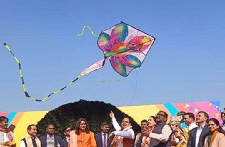 काइट फेस्टिवल में पतंगों का आसमां से होगा संवाद, शाम को मनेगा लालटेन उत्सव