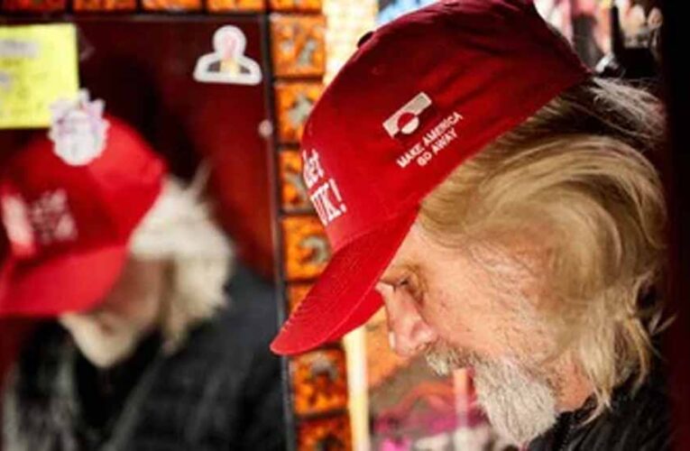 डोनाल्ड ट्रंप के नारे का ग्रीनलैंड में बना मजाक, टोपियां लगाकर तंज कस रहे लोग