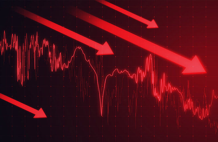 भारत पर 500% टैरिफ का खतरा, शेयर बाजार में भारी गिरावट, निवेशकों को 8 लाख करोड़ का नुकसान