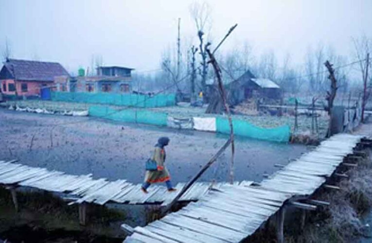 क्या है ‘चिल्लई कलां’? कश्मीर में कड़ाके की ठंड का कहर, शून्य से नीचे पहुंचा पारा, जमी डल झील