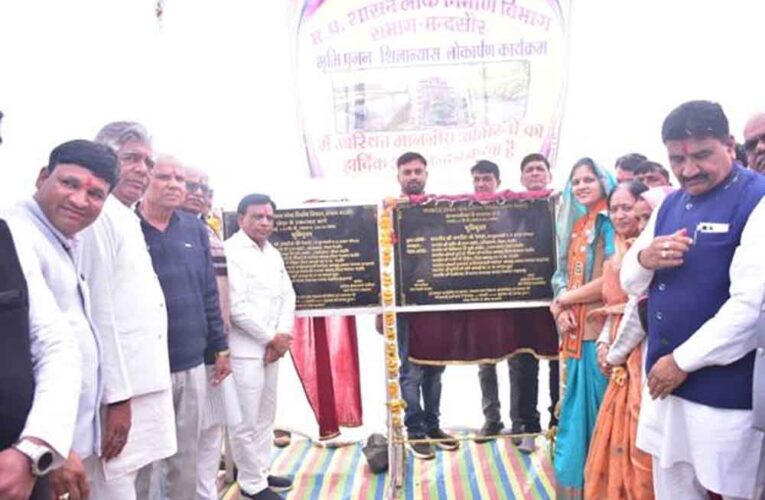 सड़कों का विकास परिवहन, कृषि, उद्योग और देश के समग्र विकास की आधारशिला : उप मुख्यमंत्री देवड़ा