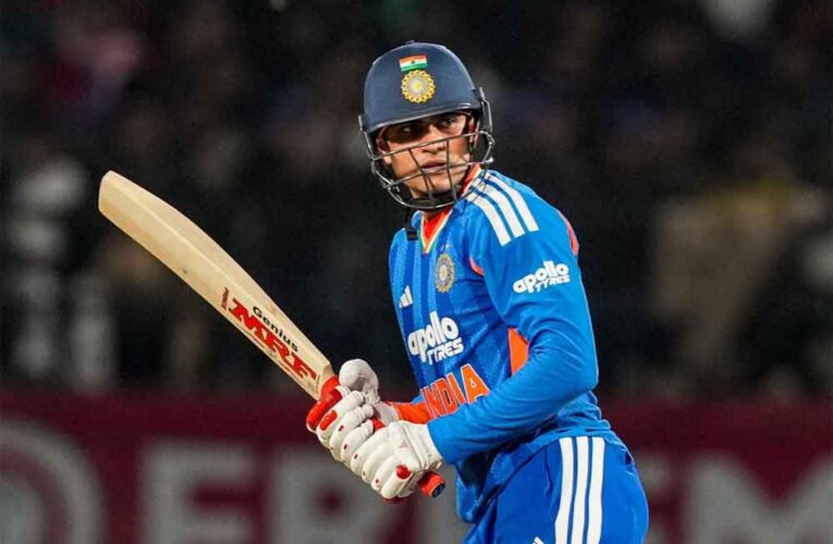 शुभमन गिल को बाहर देखकर चौंके रिकी पोंटिंग, फिर जमकर की भारतीय क्रिकेट की तारीफ