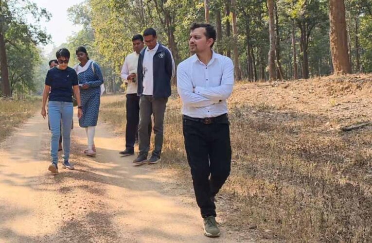 वन प्रबंधन की व्यवहारिक सीख: बारनवापारा वन्यजीव अभयारण्य में प्रशिक्षु भारतीय वन सेवा अधिकारियों को प्रशिक्षण