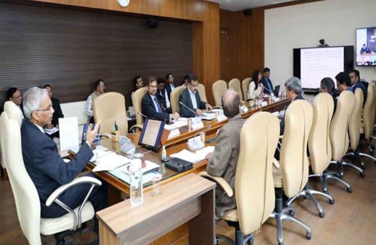 कलेक्टर समन्वय कर बेहतर परिणाम दें : मुख्य सचिव जैन