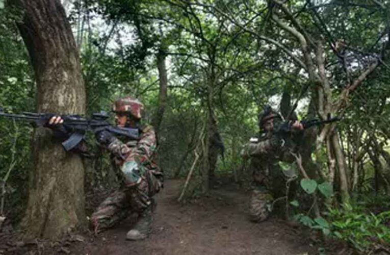 जम्मू-कश्मीर में आतंकियों से मुठभेड़, कमांडो शहीद, एक दिन पहले 8 जवान हुए थे घायल