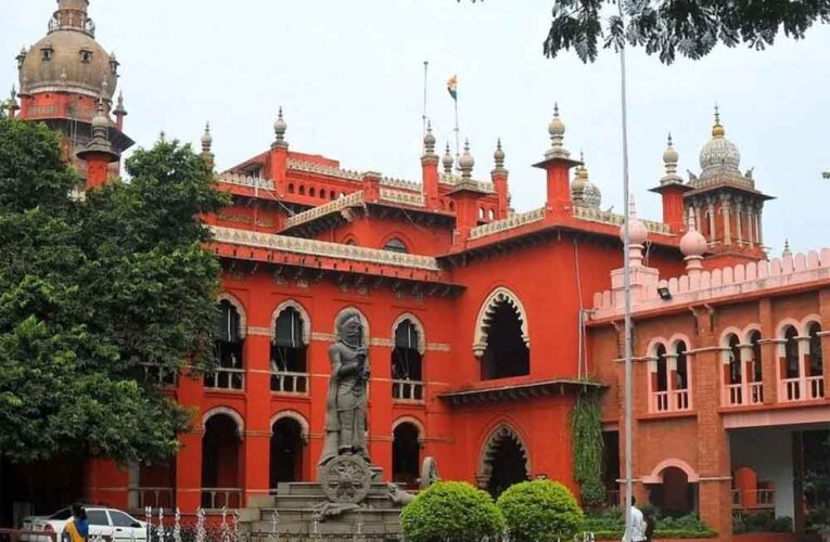 भगवान से ऊपर कोई नहीं, मंदिर में व्यक्ति विशेष के सम्मान का कोई कानूनी अधिकार नहीं — किस मामले में HC की टिप्पणी?