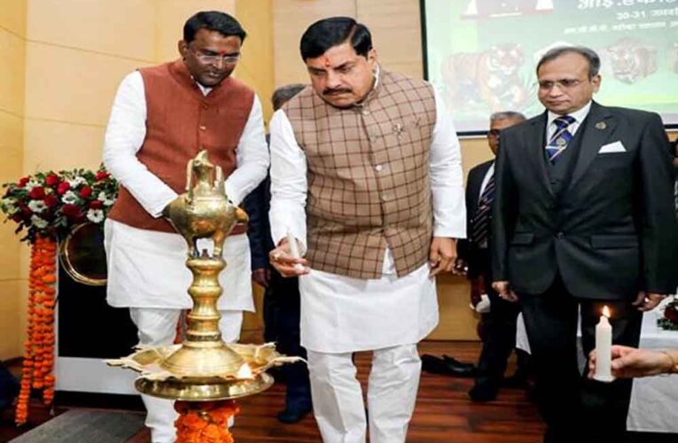 वन्य जीव और मनुष्य के बीच सह अस्तित्व की भावना विकसित करने में वनकर्मियों की भूमिका सराहनीय : मुख्यमंत्री डॉ. यादव