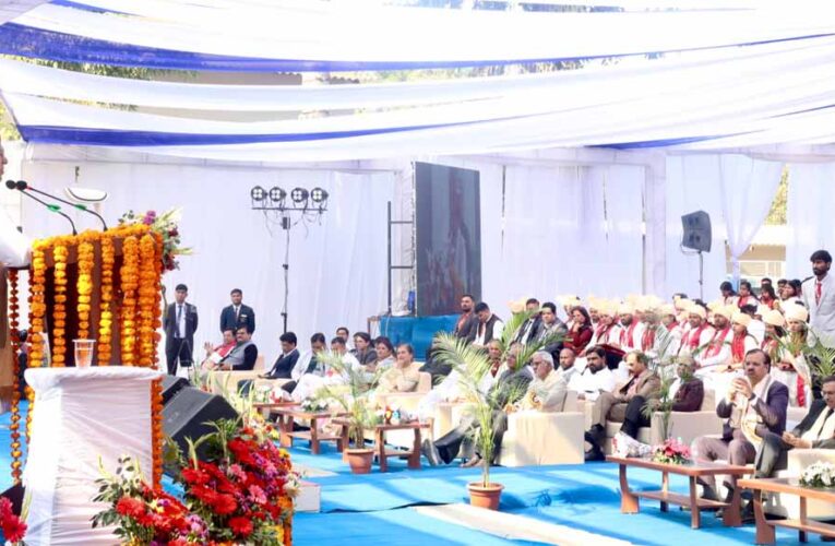 सार्थक जीवन जीना ही महत्वपूर्ण – राज्यपाल पटेल