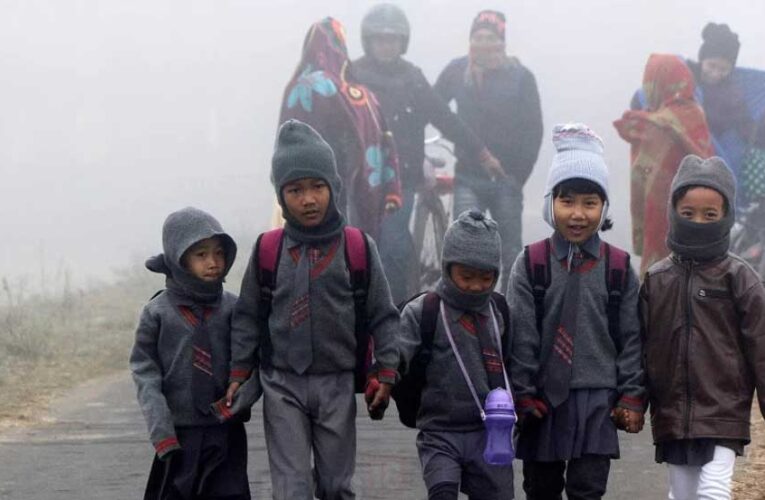 यूपी में ठंड का कहर, कक्षा 12 तक के सभी स्कूल 5 जनवरी तक बंद