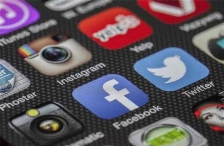 फ्रांस ने उठाया बड़ा कदम: 15 साल से कम उम्र के बच्चों के लिए सोशल मीडिया पर पूर्ण प्रतिबंध