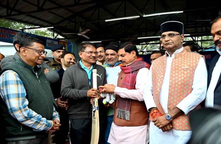 मुख्यमंत्री ने किया 31वें आईईएस- डिजिआना इंटरप्रेस क्रिकेट टूर्नामेंट का शुभारंभ