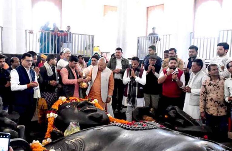 उप मुख्यमंत्री ने भैरवनाथ मंदिर में की पूजा-अर्चना