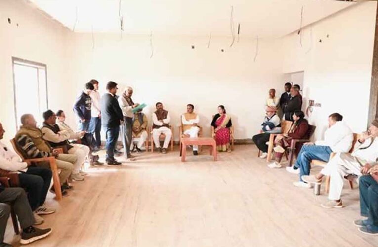 निर्माण कार्यों को तत्परता से पूरा कराएं : उप मुख्यमंत्री