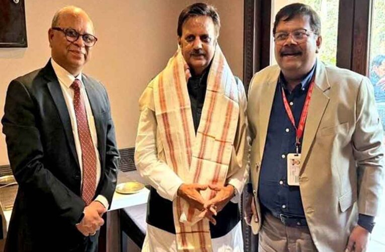 उप मुख्यमंत्री शुक्ल ने अलायन्स एयरवेज के प्रबंध निदेशक सेन से रीवा-रायपुर विमान सेवा के संबंध में किया विमर्श