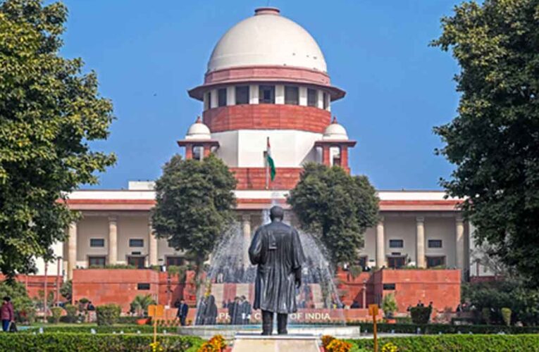 चुनाव आयुक्तों को कानूनी सुरक्षा का मुद्दा: सुप्रीम कोर्ट ने केंद्र और आयोग से मांगा जवाब