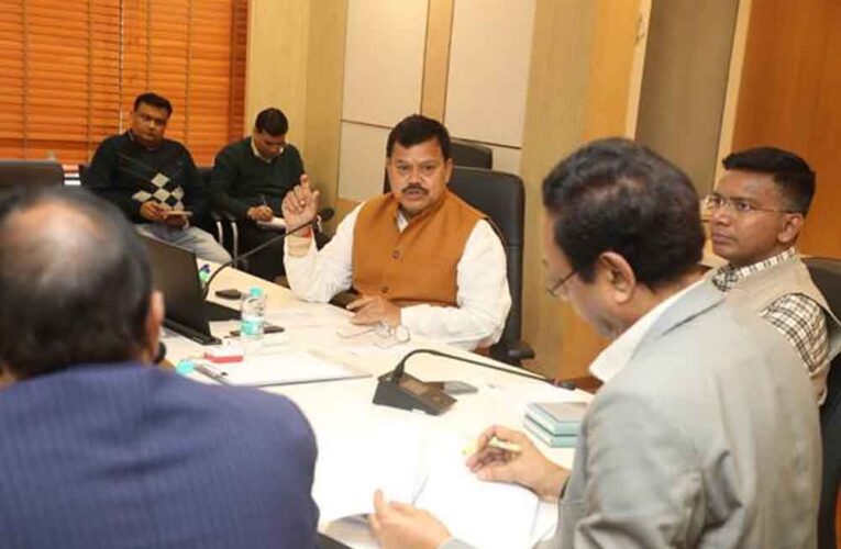 समाधान योजना के क्रियान्वयन में कोताही पर होगी सख्त कार्यवाई, ऊर्जा मंत्री तोमर ने की समीक्षा