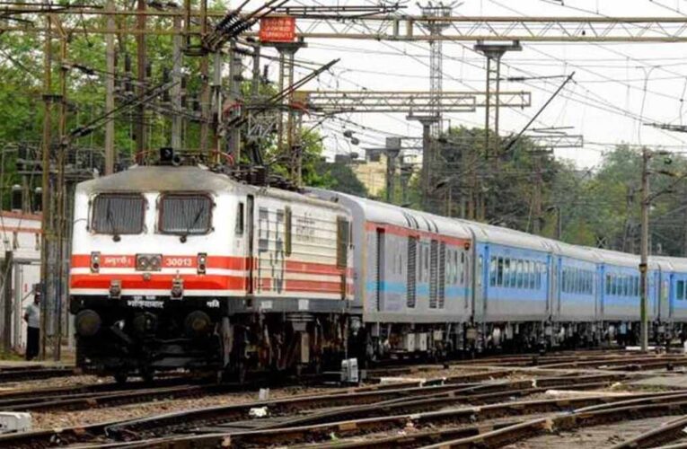 Indian Railways ने श्रद्धालुओं के लिए दी राहत! माघ मेले के दौरान प्रयाग स्टेशन पर रुकेंगी ये ट्रेनें, देखें पूरी लिस्ट