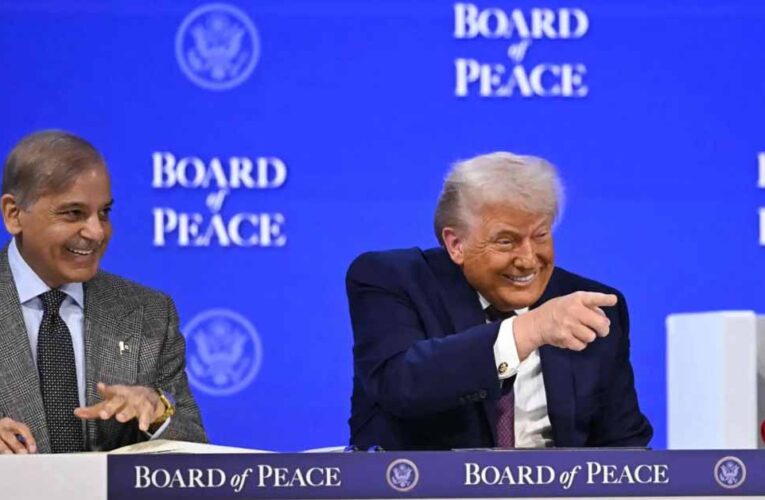 Board of Peace में शामिल होने पर पाकिस्तान में बवाल, शहबाज शरीफ को क्यों कहा जा रहा ‘गद्दार’?
